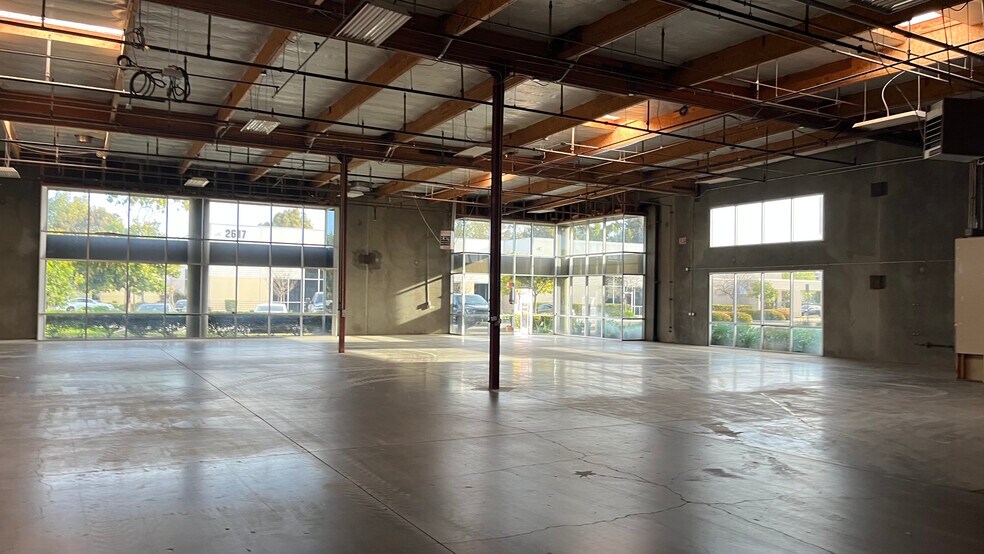 2625 Skyway Dr, Santa Maria, CA à louer - Photo de l’immeuble – Image 2 sur 14