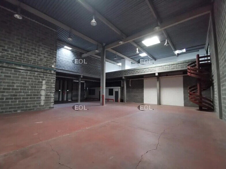 Local d’activités dans VILLENEUVE-D'ASCQ à louer - Photo de l’immeuble – Image 2 sur 5