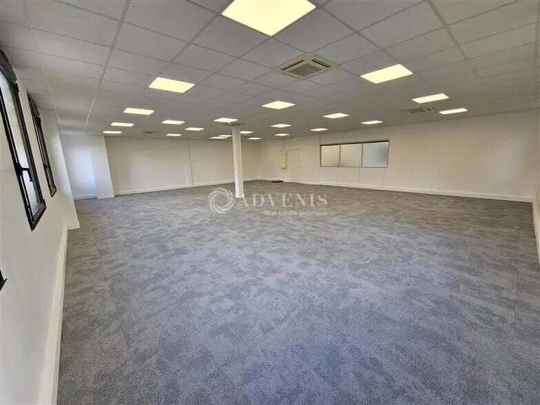 Bureau dans Créteil à louer - Photo de l’immeuble – Image 2 sur 5