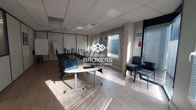 Plus de détails pour Bureau à vendre