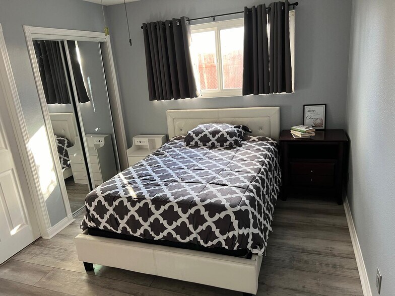 12701 Darla Ave, Granada Hills, CA à vendre - Photo de l’immeuble – Image 3 sur 32