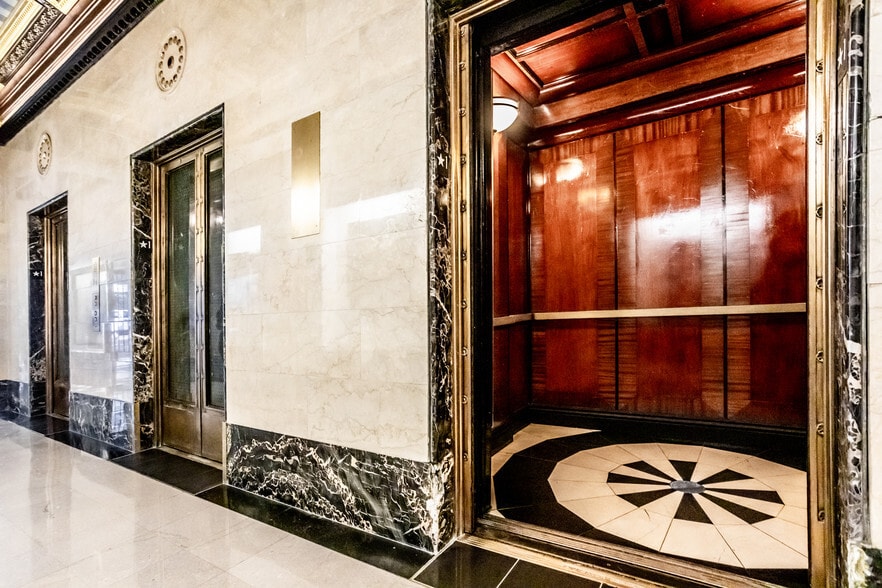 521-527 W 7th St, Los Angeles, CA à louer - Hall d’entrée – Image 3 sur 65