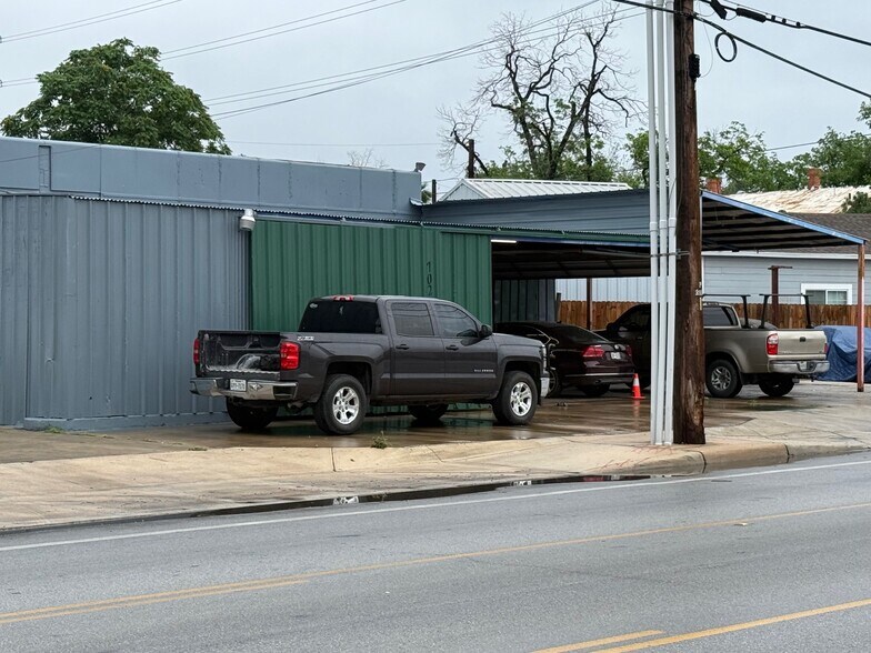 702 Roosevelt Ave, San Antonio, TX à vendre - Photo de l’immeuble – Image 3 sur 12