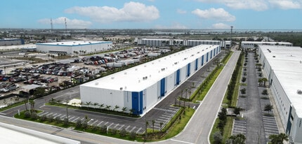 10900 NW 146th St, Hialeah Gardens, FL à louer Photo intérieure– Image 1 sur 5