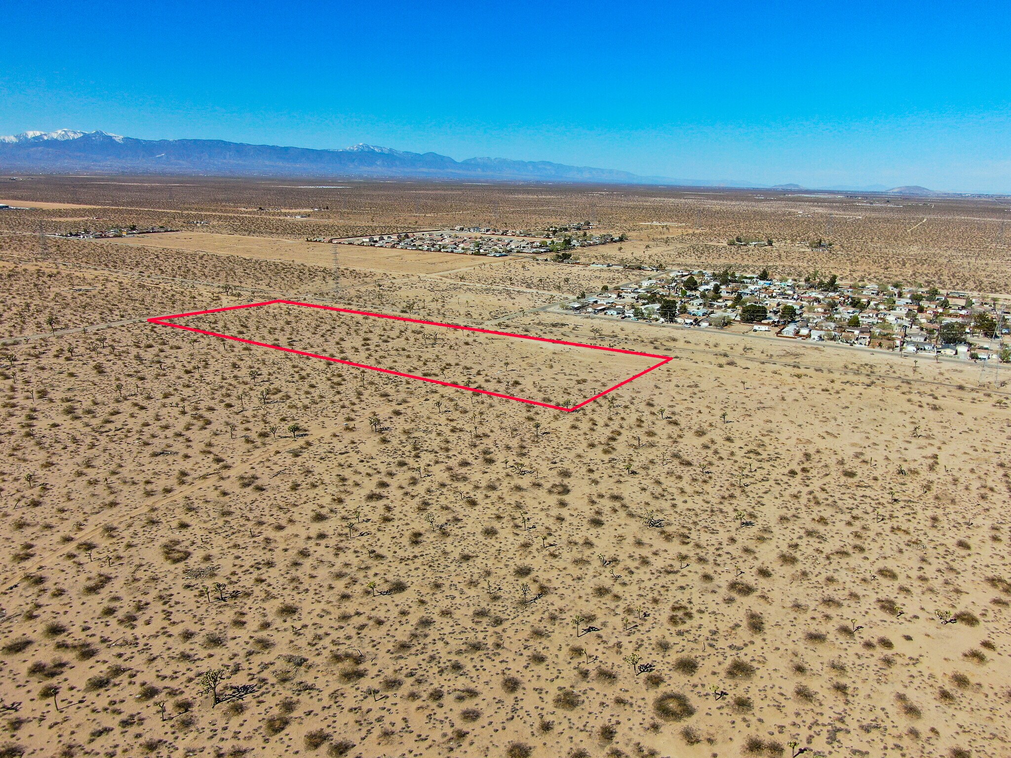 Raccoon Rd, Adelanto, CA à vendre Photo principale– Image 1 sur 9