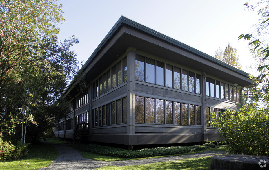 1400 112th Ave SE, Bellevue, WA à louer - Photo de l’immeuble – Image 1 sur 1