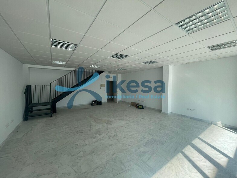 Bureau dans Bollullos de la Mitación, Sevilla à vendre - Photo intérieure – Image 2 sur 12