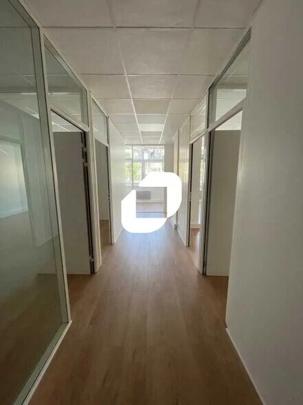 Bureau dans Sèvres à louer - Photo de l’immeuble – Image 3 sur 7
