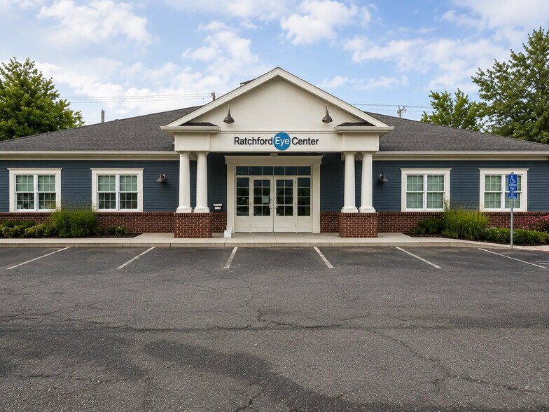 1166 Farmington Ave, Berlin, CT à vendre - Photo de l’immeuble – Image 1 sur 4