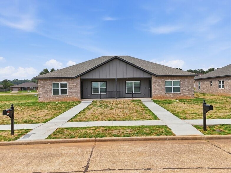 3611 & 3613 Frontier Avenue, Ponca City, OK à vendre - Photo de l’immeuble – Image 3 sur 31