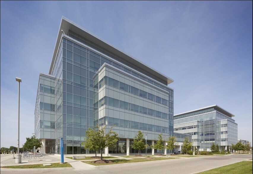 4701 Tahoe Blvd, Mississauga, ON à louer - Photo de l’immeuble – Image 3 sur 8