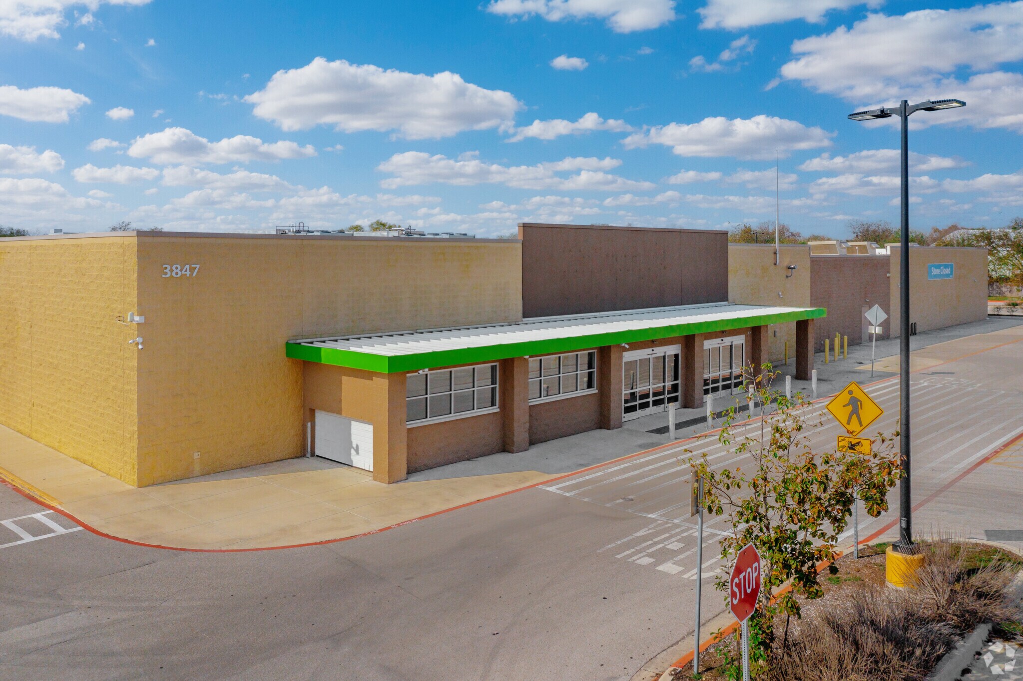 3847 Pleasanton Rd, San Antonio, TX à louer Photo de l’immeuble– Image 1 sur 8