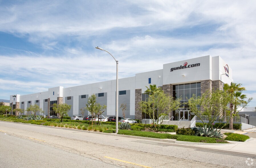 9560 Buffalo Ave, Rancho Cucamonga, CA à louer - Photo de l’immeuble – Image 2 sur 2