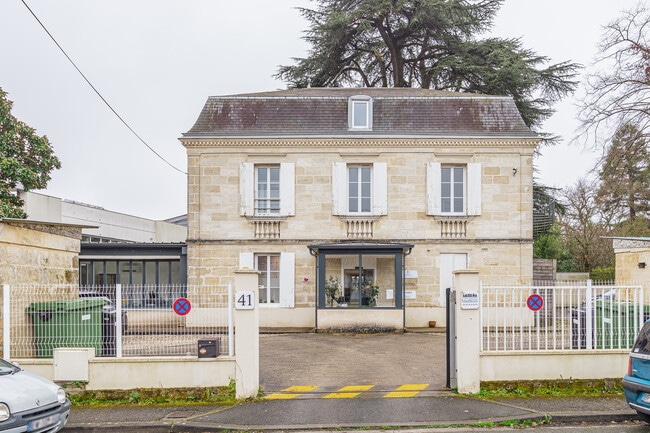 Plus de détails pour 41 Rue Professeur Calmette, Cenon - Coworking à louer