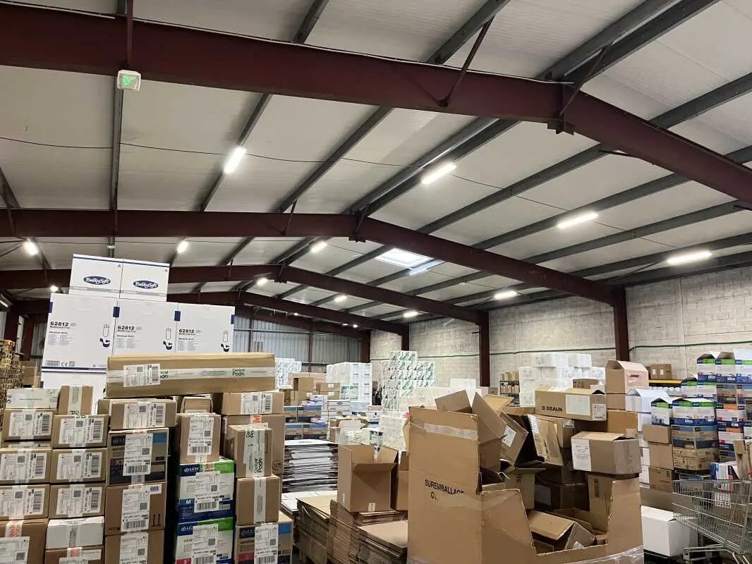 Local d’activités dans Septèmes-les-Vallons à louer Photo de l’immeuble– Image 1 sur 35