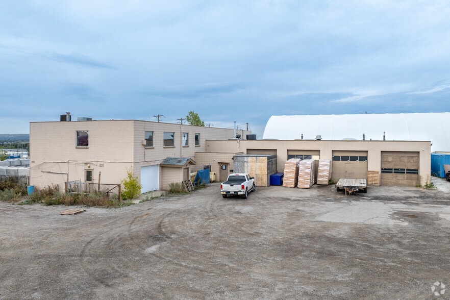415 Monument Pl SE, Calgary, AB à vendre - Photo de l’immeuble – Image 1 sur 2