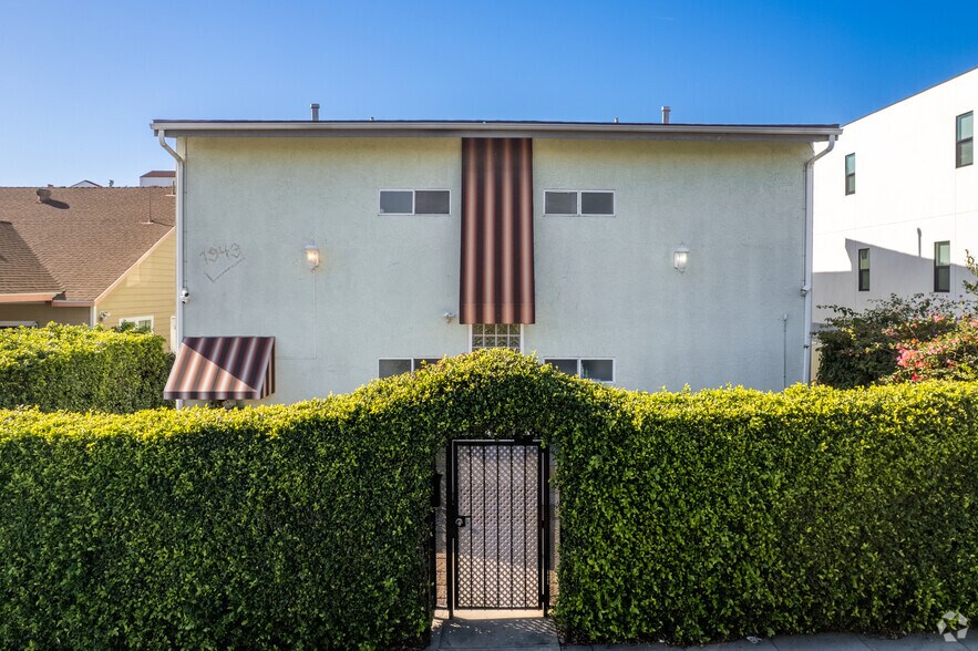 1943 Vista Del Mar Ave, Los Angeles, CA à vendre - Photo de l’immeuble – Image 2 sur 24