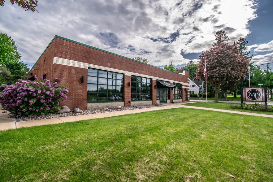 100 S Main St, Saukville, WI à vendre - Photo de l’immeuble – Image 1 sur 20