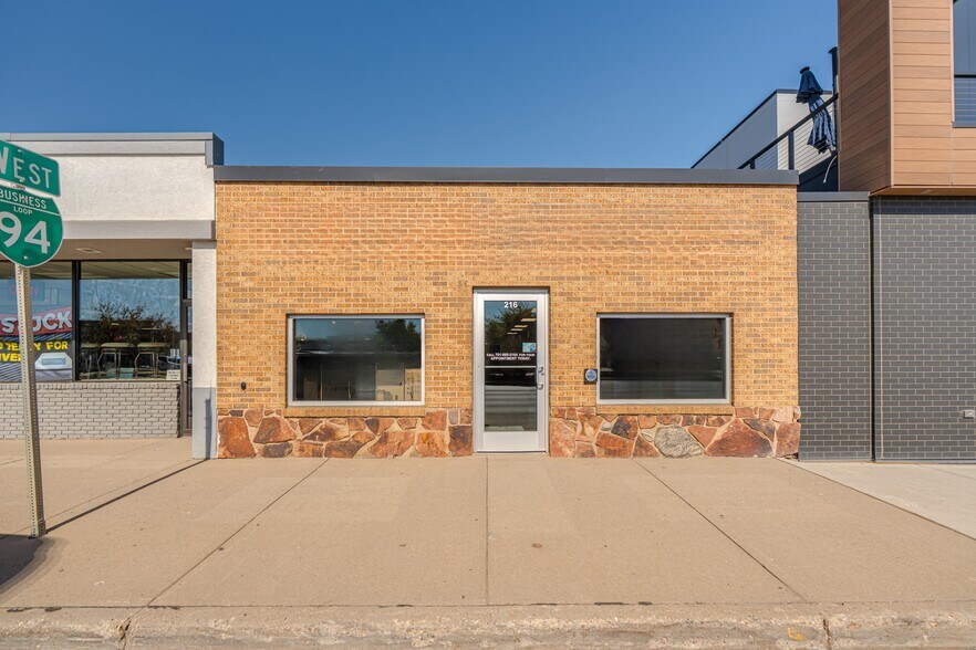216 E Main St, Mandan, ND à louer - Photo principale – Image 1 sur 6