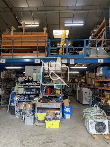 Local d'activités dans Champigny-sur-Marne à vendre - Photo de l’immeuble – Image 2 sur 5