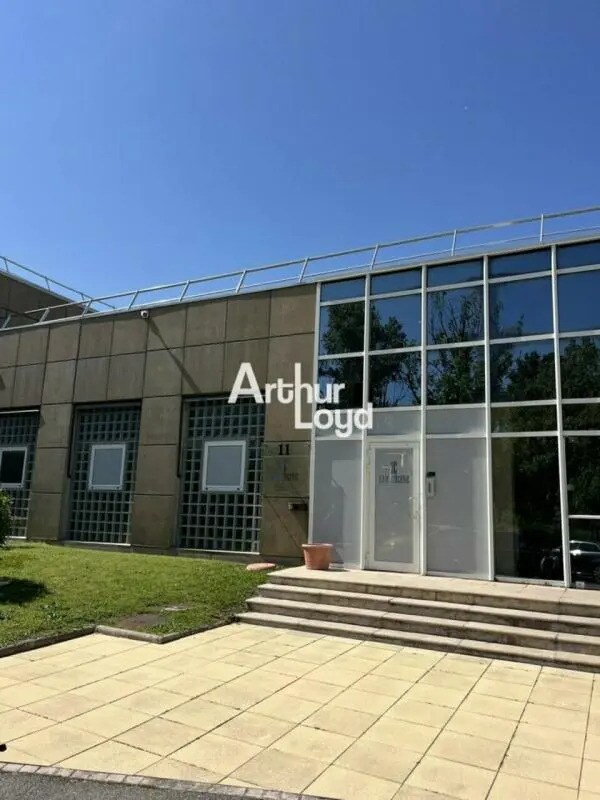 Plus de détails pour Local d’activités à vendre