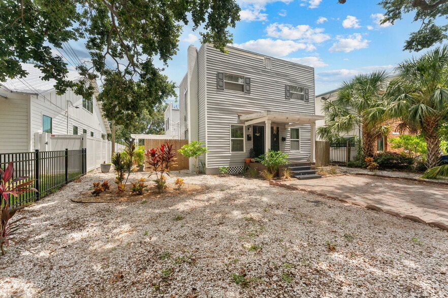1326 17th Ter N, Saint Petersburg, FL à vendre - Photo principale – Image 1 sur 16