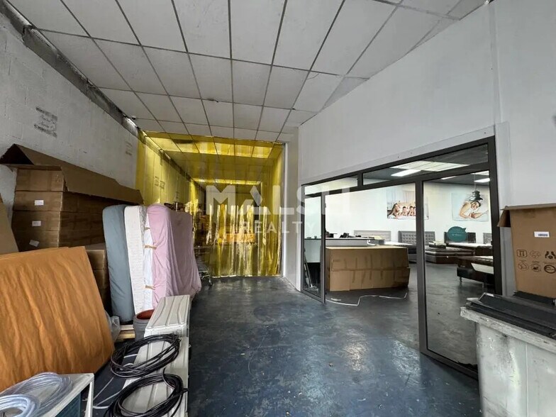 Local d’activités dans Villeurbanne à louer - Photo de l’immeuble – Image 3 sur 8