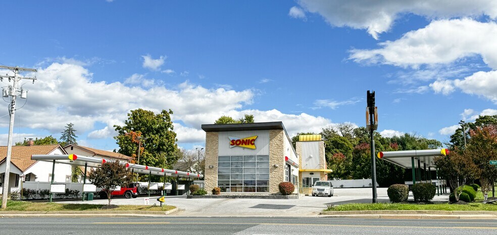 2027 York Rd, Timonium, MD à vendre - Photo de l’immeuble – Image 1 sur 4