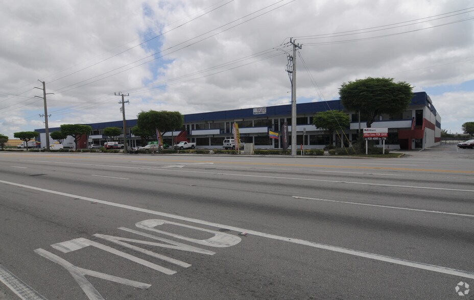 2501-2545 NW 72nd Ave, Miami, FL à louer - Photo de l’immeuble – Image 3 sur 11