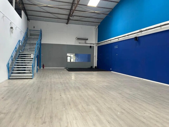 Plus de détails pour Local commercial à louer