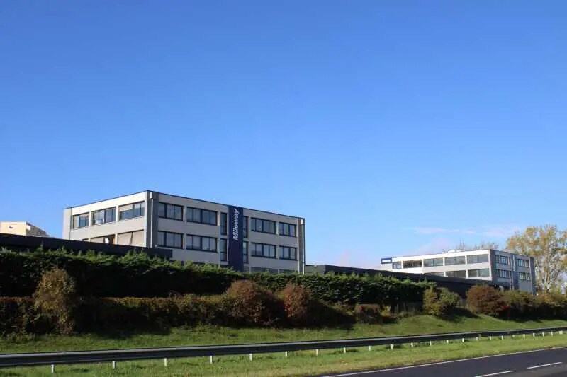 4-42 Rue Paul Claudel, Évry-Courcouronnes à louer - Photo de l’immeuble – Image 1 sur 9