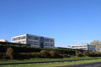 Plus de détails pour 4-42 Rue Paul Claudel, Évry-Courcouronnes - Bureau, Local d'activités à louer