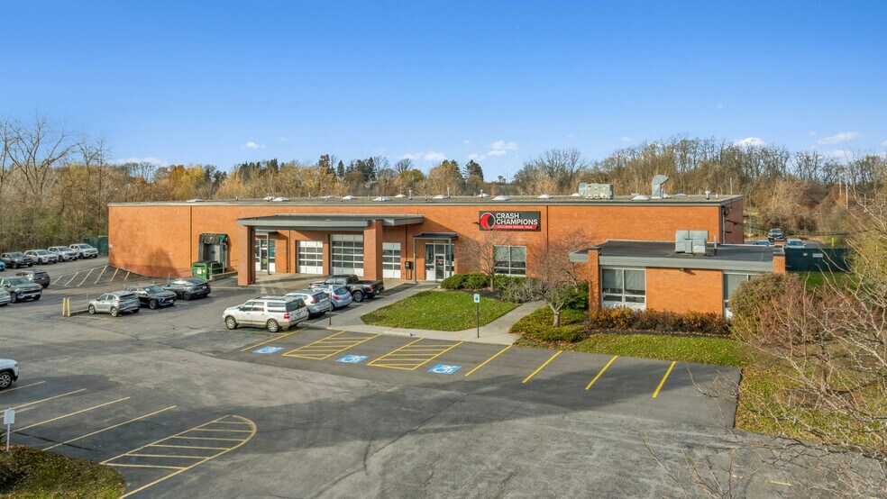 50 Thruway Park Dr, Henrietta, NY à vendre - Photo de l’immeuble – Image 3 sur 4