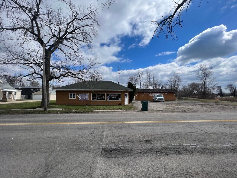 11 Felton St, North Tonawanda, NY à vendre - Photo de l’immeuble – Image 2 sur 14
