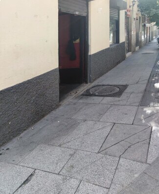 Plus de détails pour Local commercial à louer