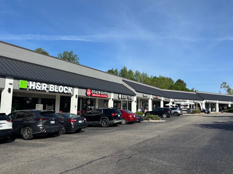 817-909 N Smithfield Rd, Knightdale, NC à louer - Photo principale – Image 1 sur 3