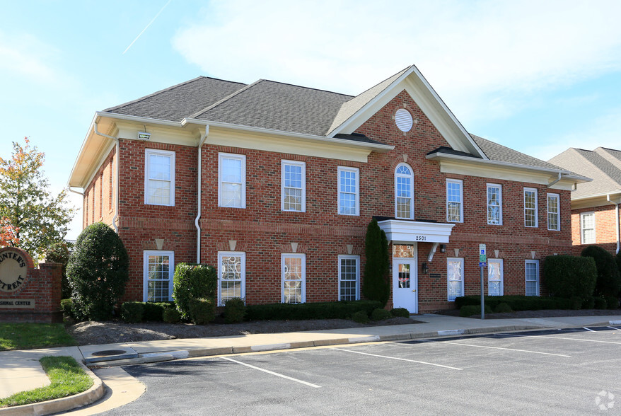 2501 Hunter Pl, Woodbridge, VA à louer - Photo principale – Image 1 sur 7