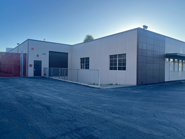 138 Jefferson Dr, Menlo Park, CA à louer - Photo de l’immeuble – Image 3 sur 3