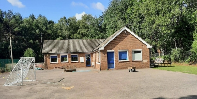 Wyke School Reception Building, School Lane, Normandy à vendre Photo principale– Image 1 sur 5