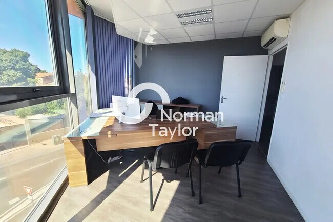 Plus de détails pour Bureau à vendre