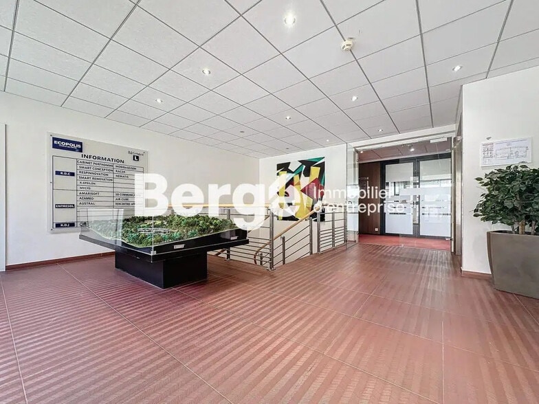 Bureau dans SOPHIA ANTIPOLIS à louer - Photo de l’immeuble – Image 2 sur 7