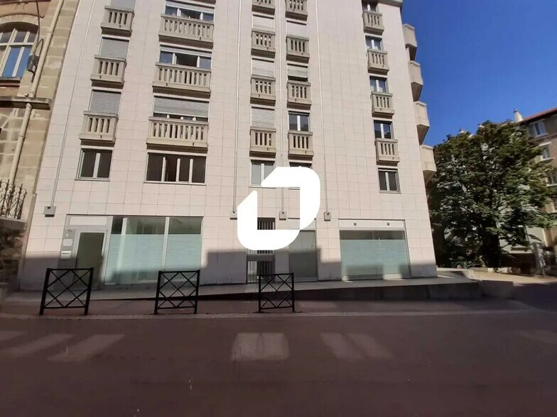 Bureau dans Saint-Mandé à vendre - Photo de l’immeuble – Image 3 sur 11