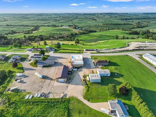 20756 Route 3, Durango, IA à vendre - Photo de l’immeuble – Image 2 sur 22