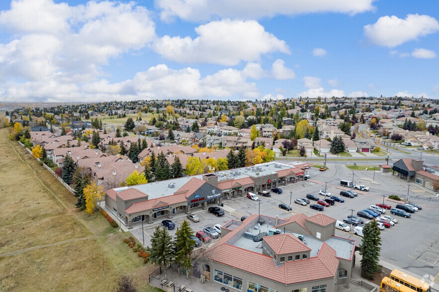 1919 Sirocco Dr SW, Calgary, AB à louer - Aérien – Image 3 sur 5