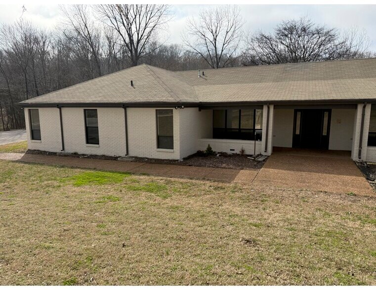 1428 Rock Springs Rd, Columbia, TN à louer - Photo de l’immeuble – Image 2 sur 26
