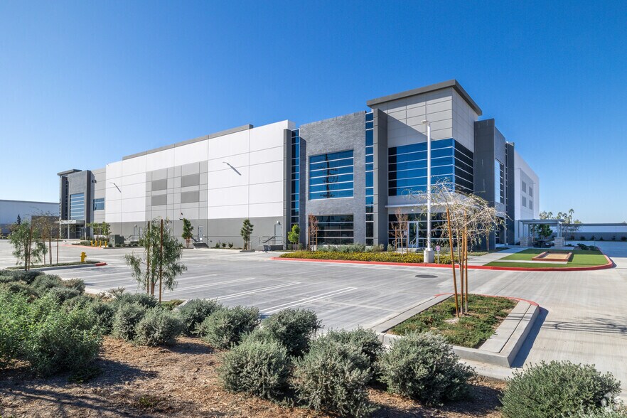 4742 Redlands Ave, Perris, CA à louer - Photo de l’immeuble – Image 3 sur 5