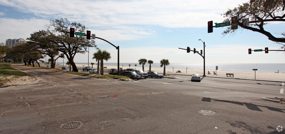 2400 Beach Boulevard, Gulfport, MS à louer - Photo principale – Image 2 sur 5
