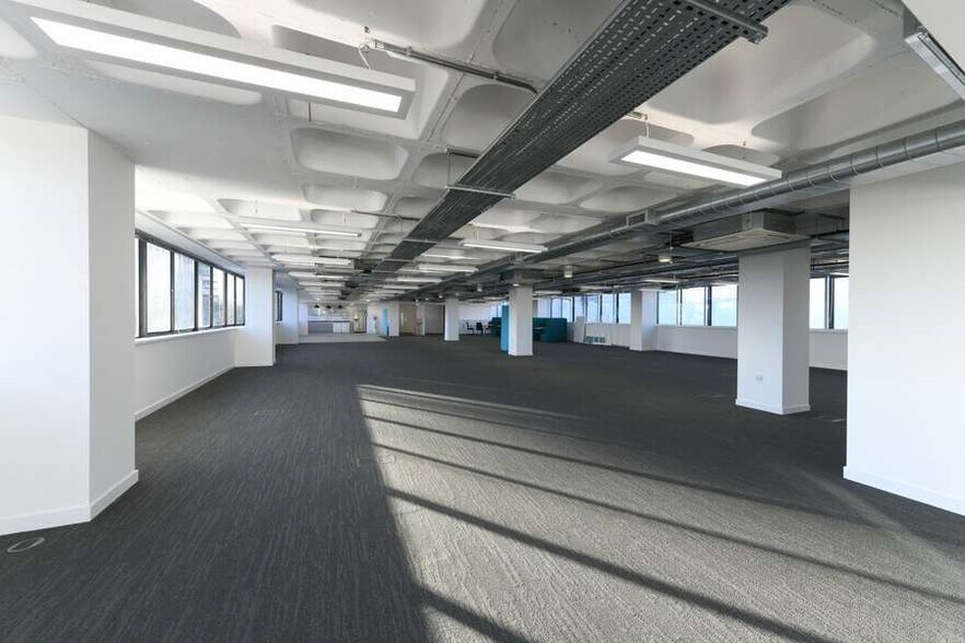 1 Station Sq, Bracknell à vendre - Photo de l’immeuble – Image 3 sur 8