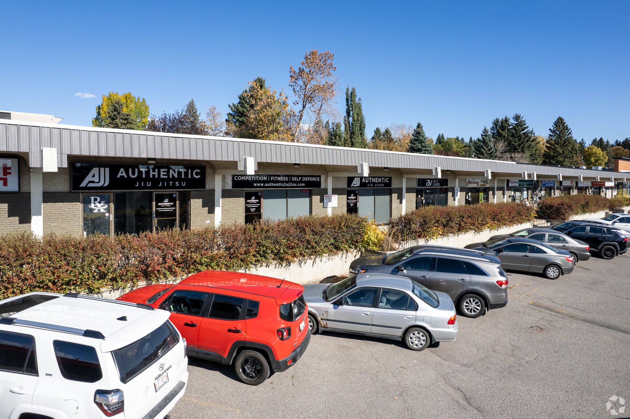 3616 52 Ave NW, Calgary, AB à louer Photo principale– Image 1 sur 11