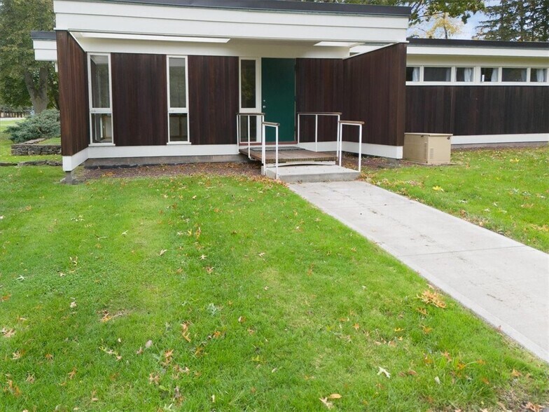 5973 Walworth Rd, Ontario, NY à vendre - Photo de l’immeuble – Image 2 sur 43